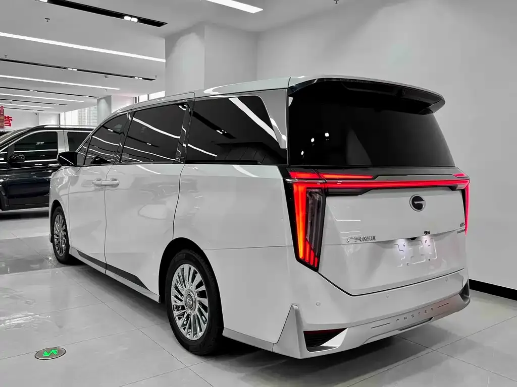 GAC Motor Trumpchi M8 — фото 9