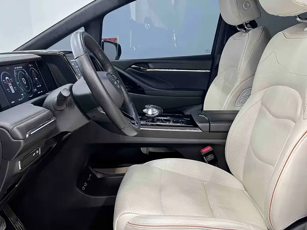GAC Motor Trumpchi M8 — фото 10