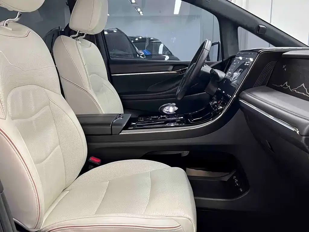 GAC Motor Trumpchi M8 — фото 2