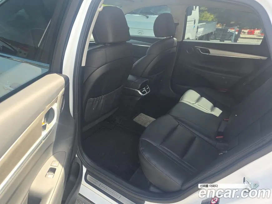 Hyundai Grandeur 2022 из KR, фото 2