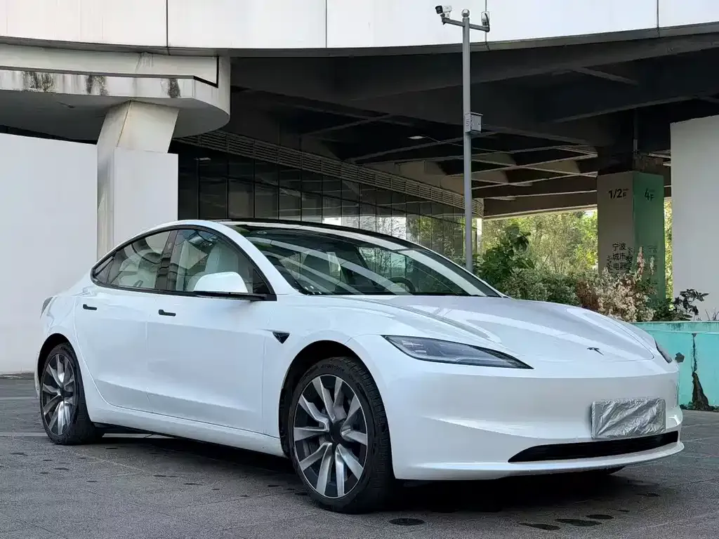 Tesla Model 3 — фото 6