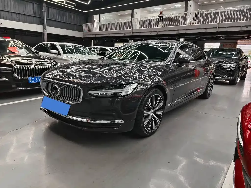 Volvo S90 — фото 1