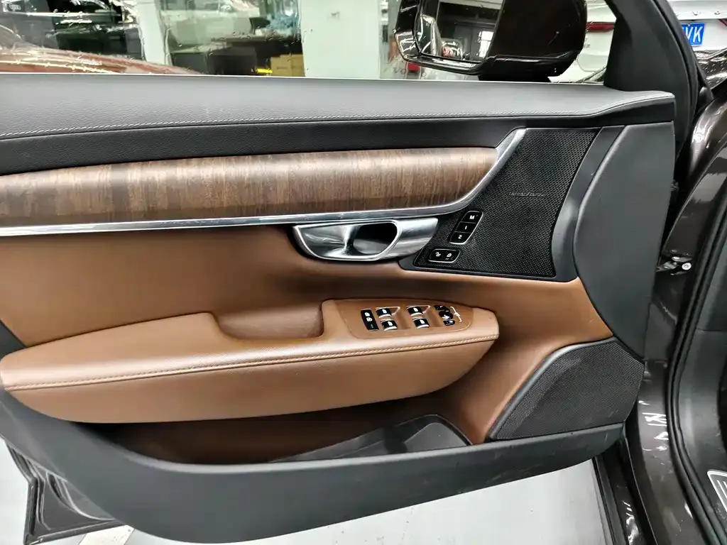 Volvo S90 — фото 4