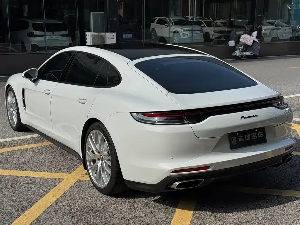 Porsche Panamera — фото 10