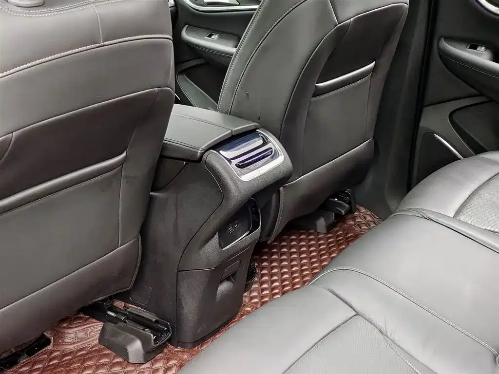 Buick Enclave 2021 из CN, фото 3