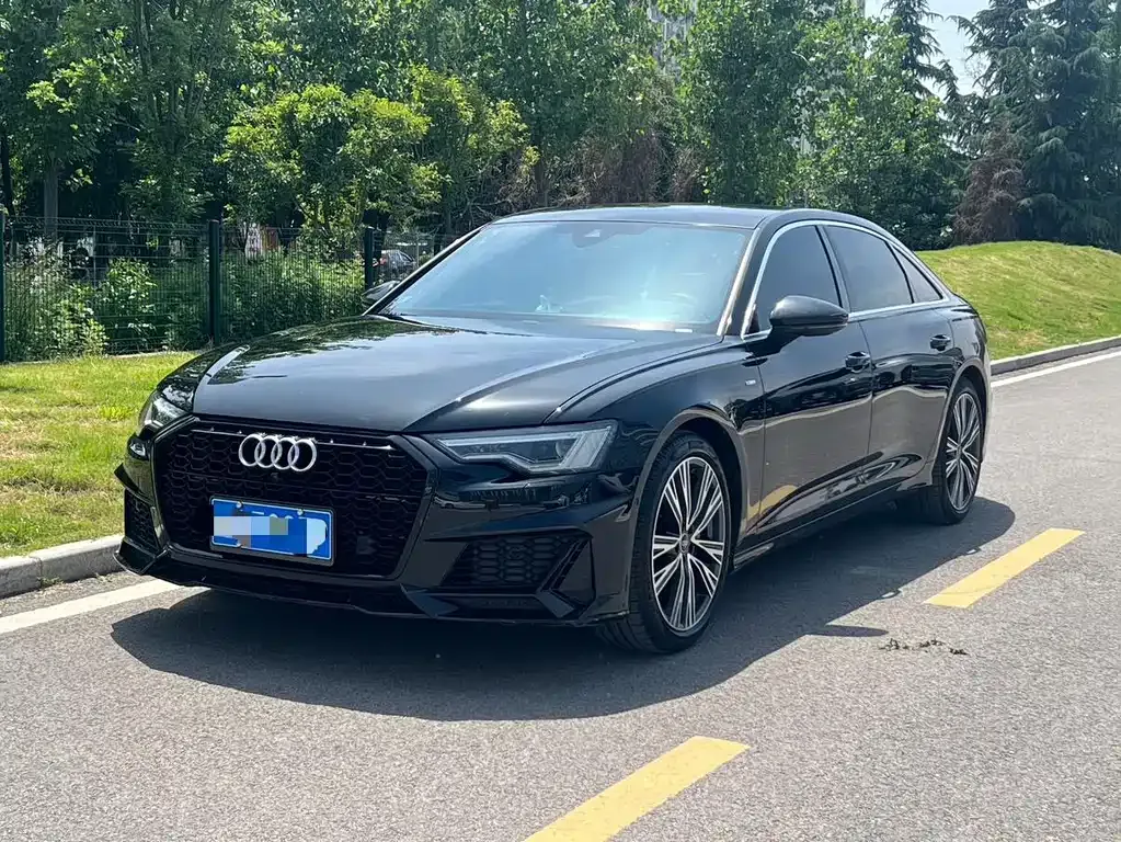 Audi A6L — фото 1