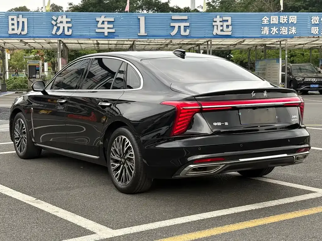 Hongqi H5 — фото 10