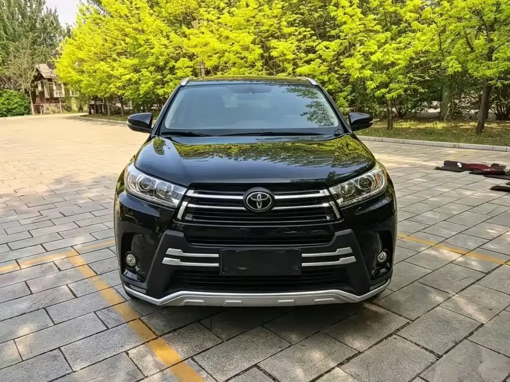 Toyota Highlander — фото 9