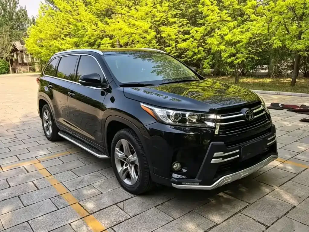 Toyota Highlander — фото 8