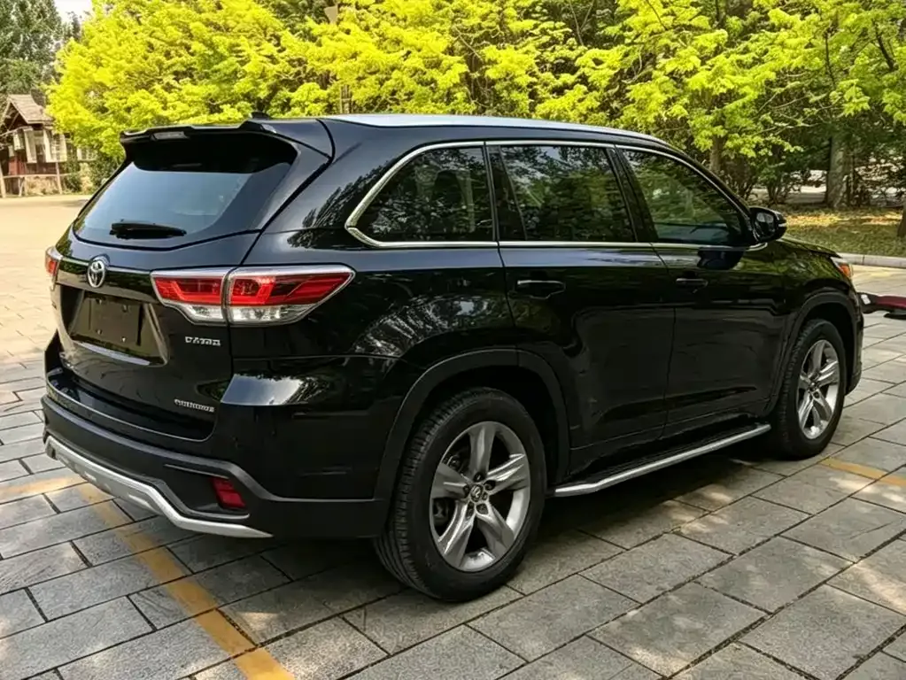 Toyota Highlander — фото 5