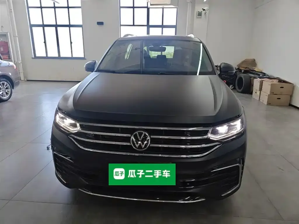 Volkswagen Tiguan L — фото 2