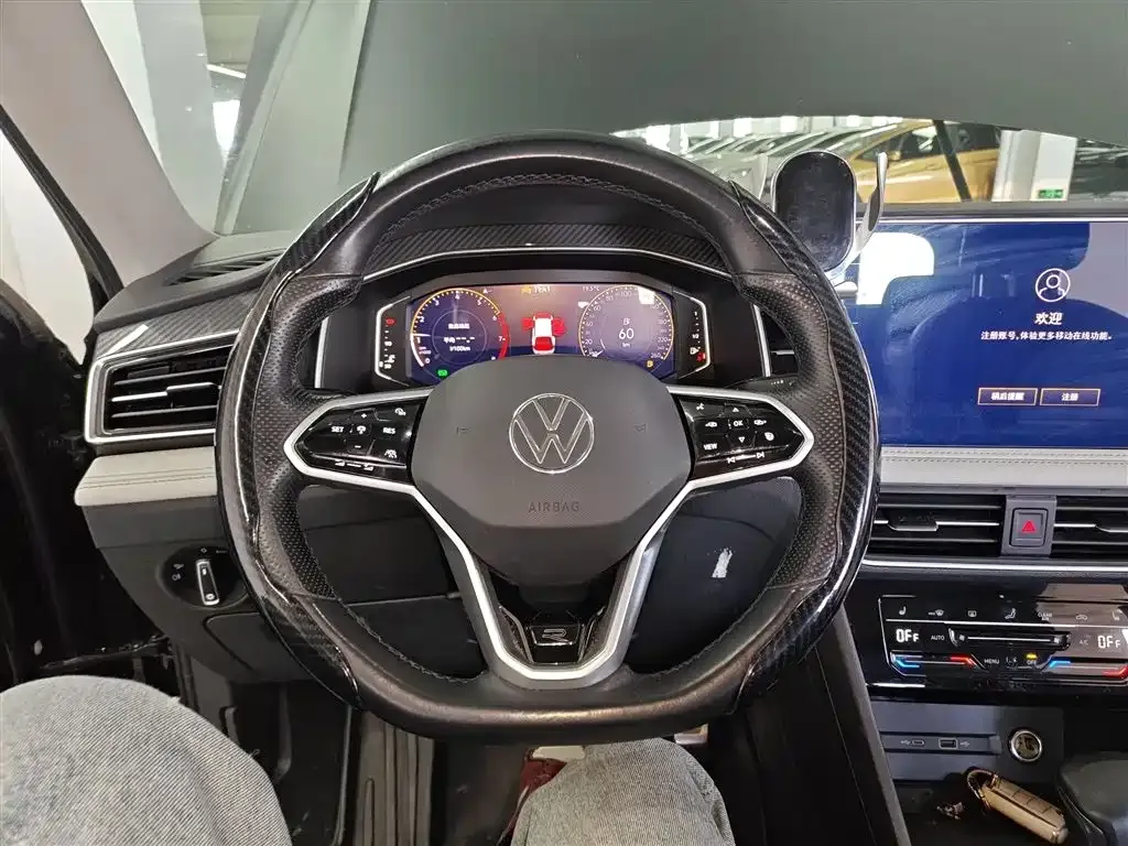 Volkswagen Tiguan L — фото 9