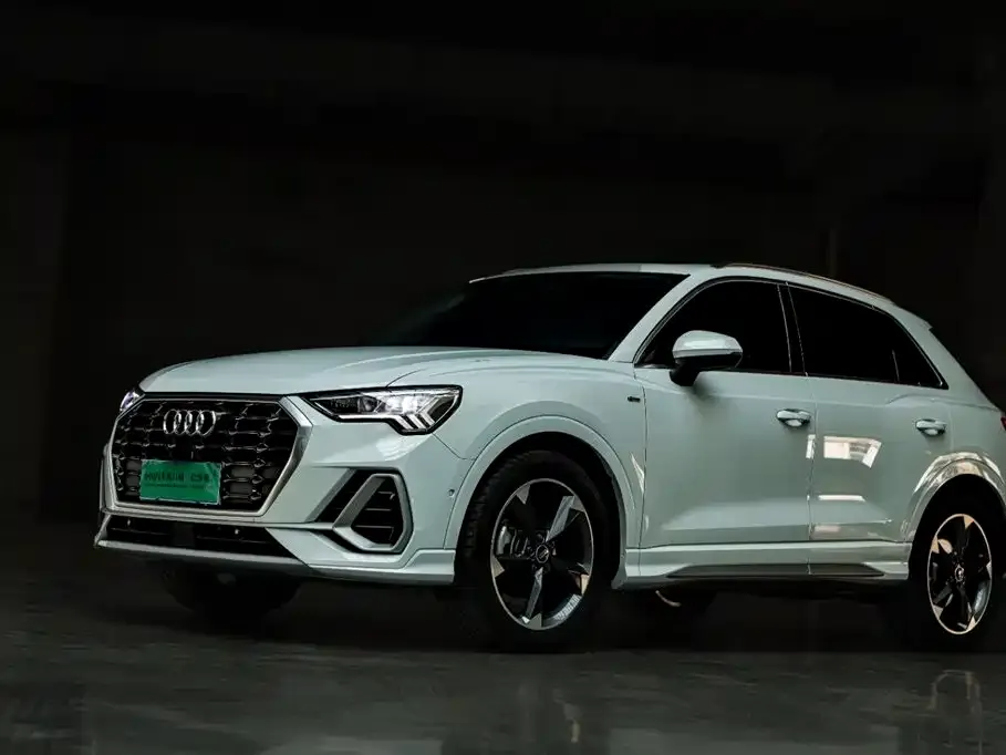 Audi Q3 — фото 1