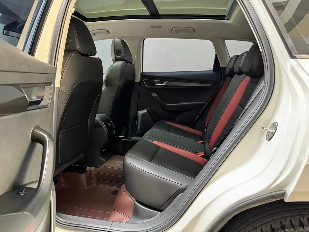 Skoda Karoq 2022 из CN, фото 3