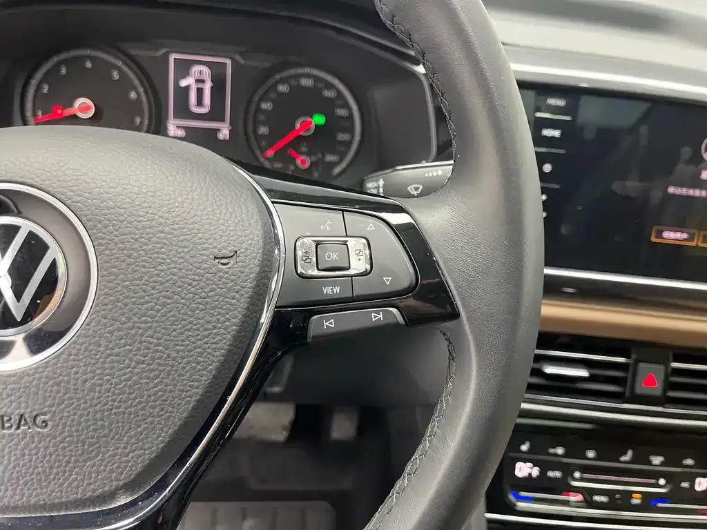 Volkswagen Tharu — фото 10