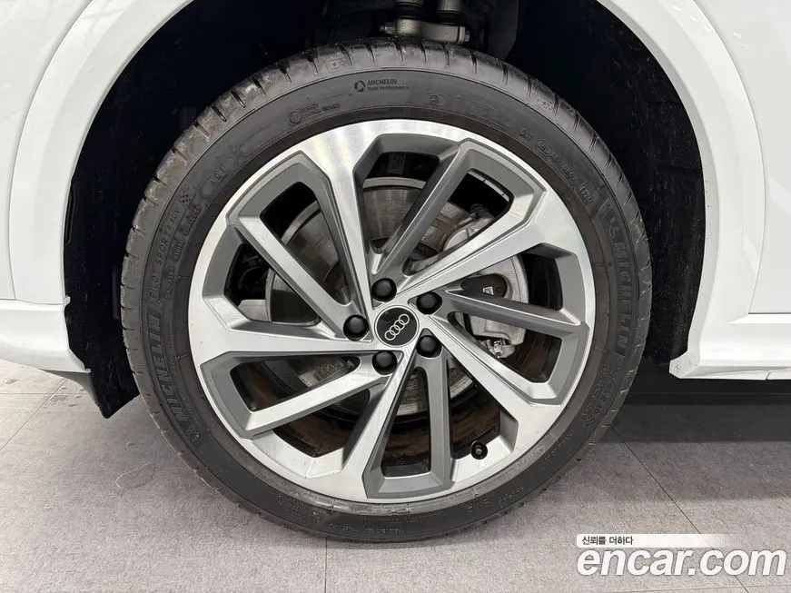 Audi Q5 2025 из KR, фото 7