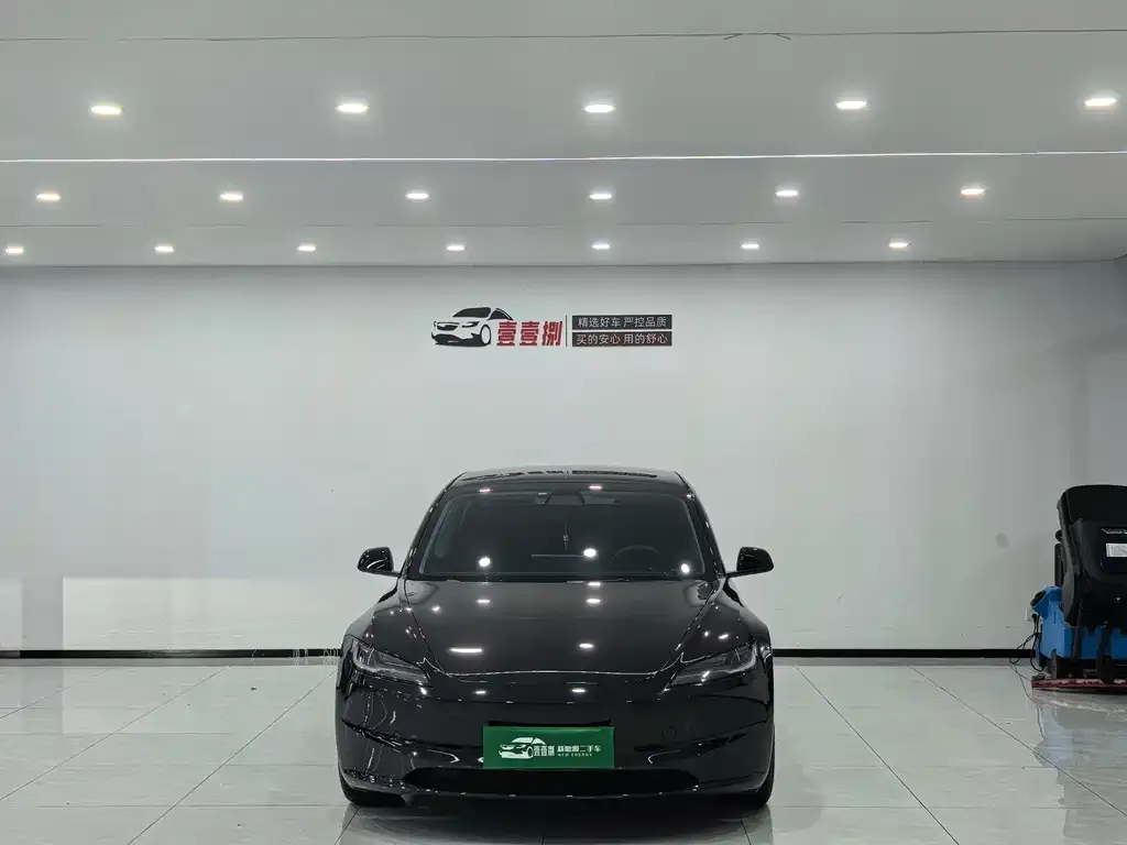 Tesla Model 3 — фото 2