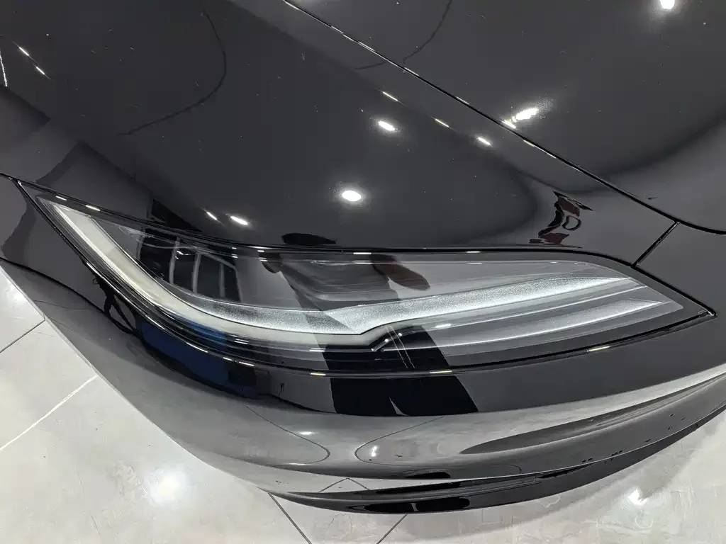 Tesla Model 3 — фото 9