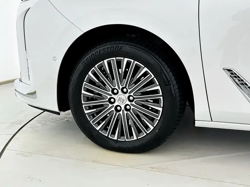 Buick GL8 Hybrid — фото 4