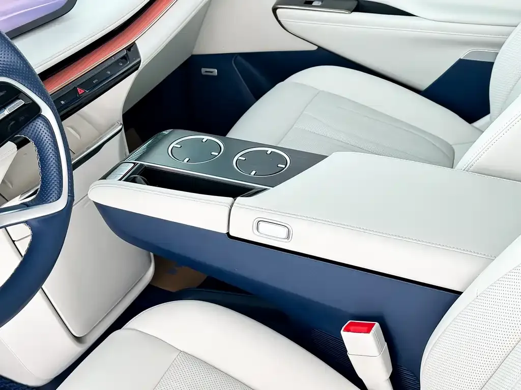 Buick GL8 Hybrid — фото 8