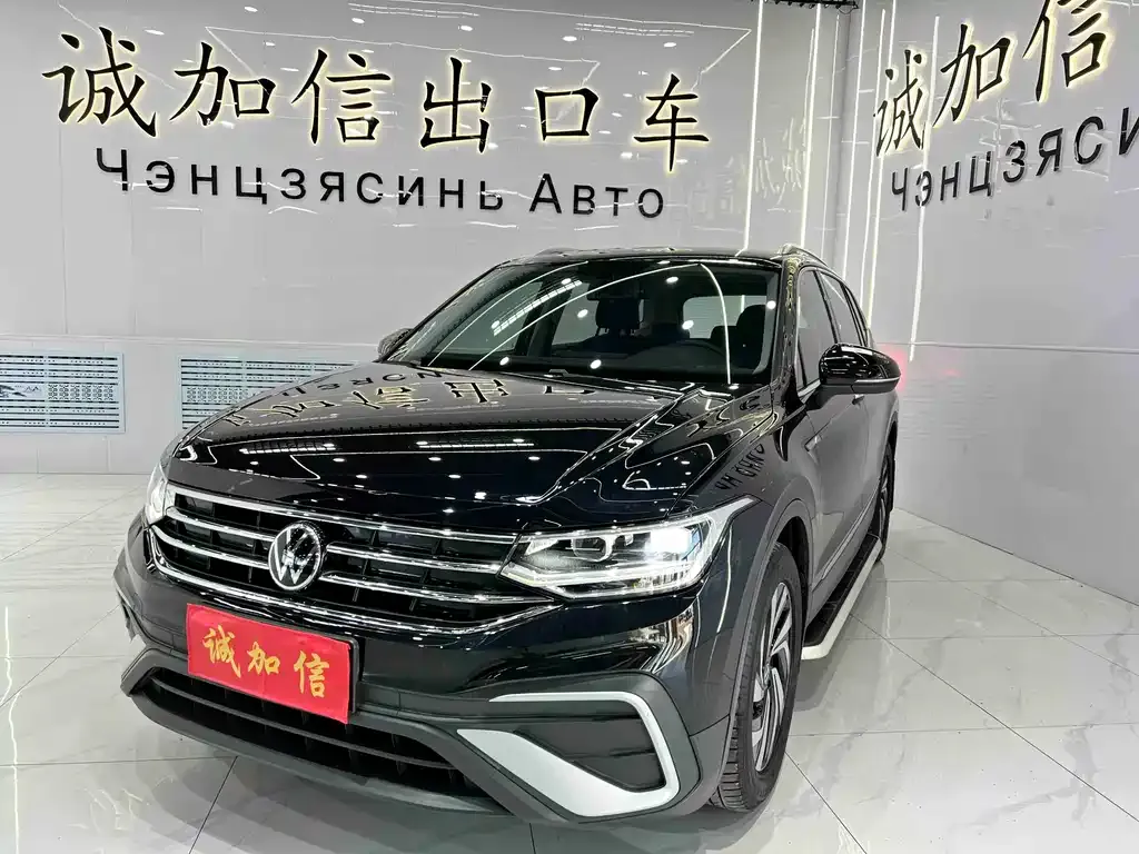 Volkswagen Tiguan L — фото 1