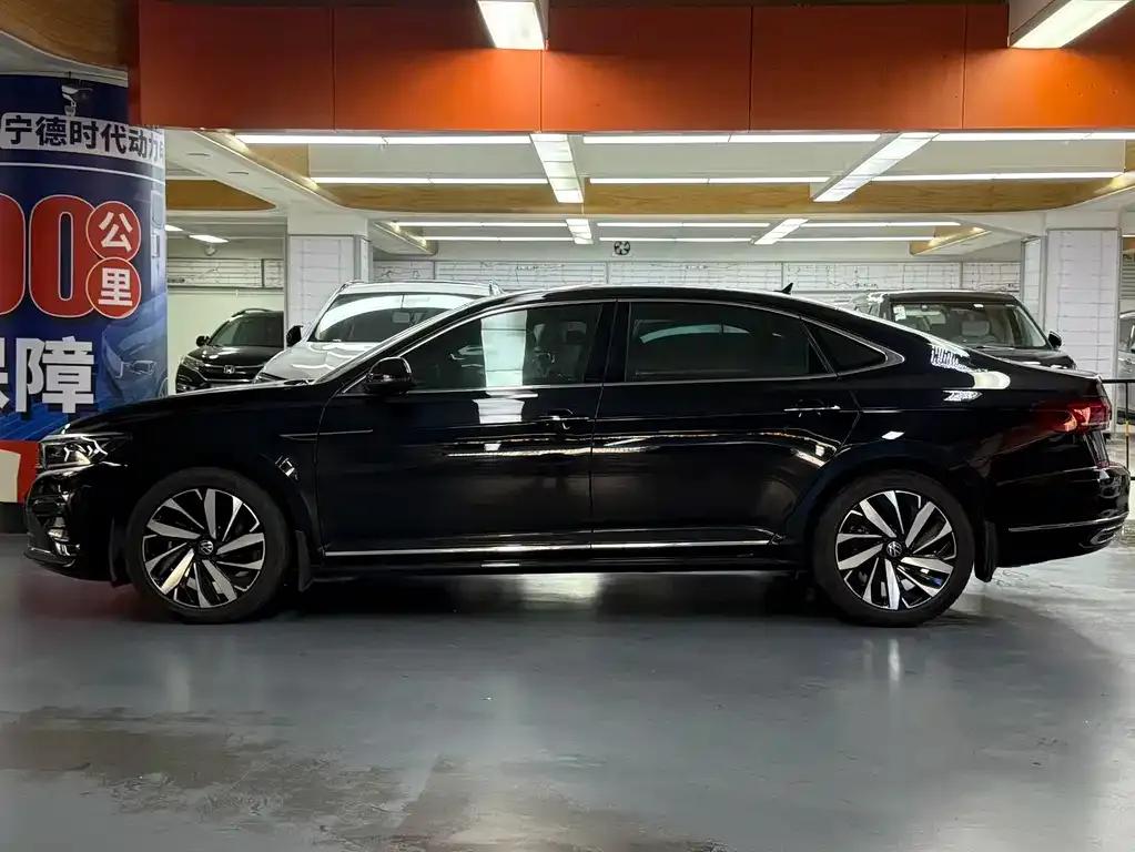 Volkswagen Passat — фото 4