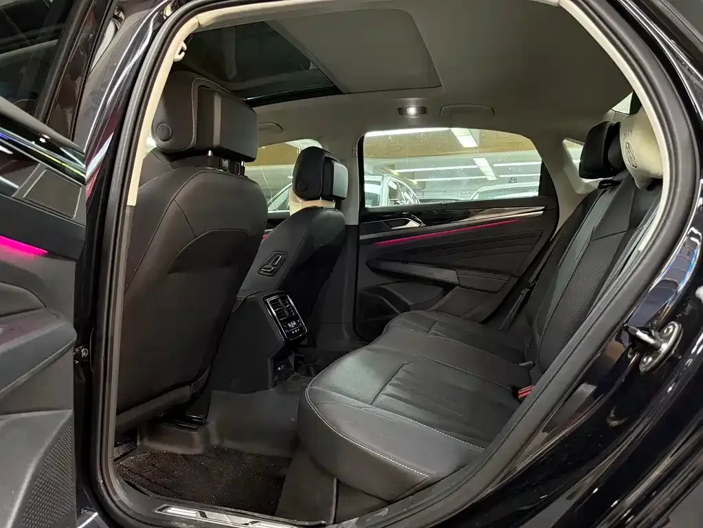 Volkswagen Passat — фото 8