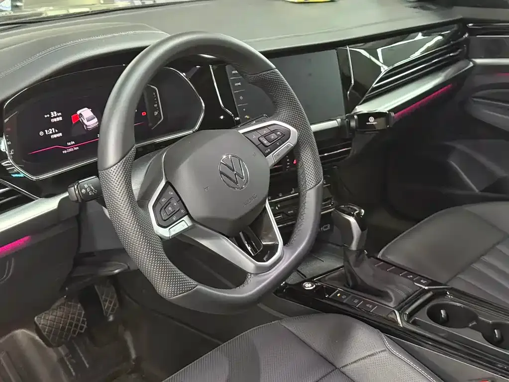 Volkswagen Passat — фото 7