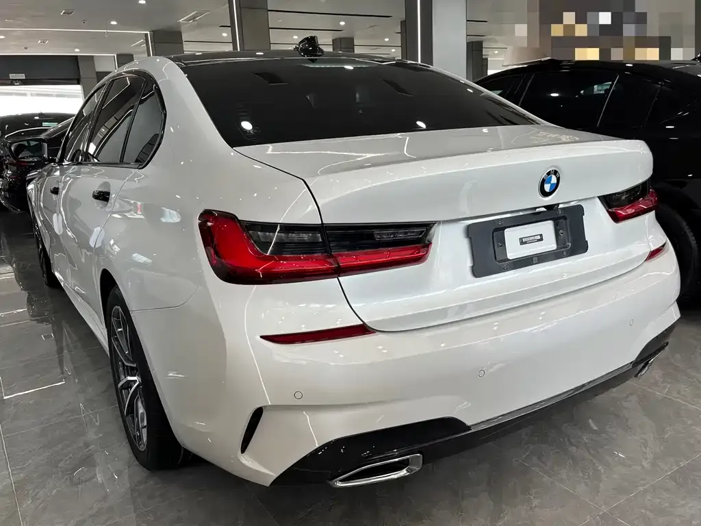 BMW 3 Series 2021 из CN, фото 2