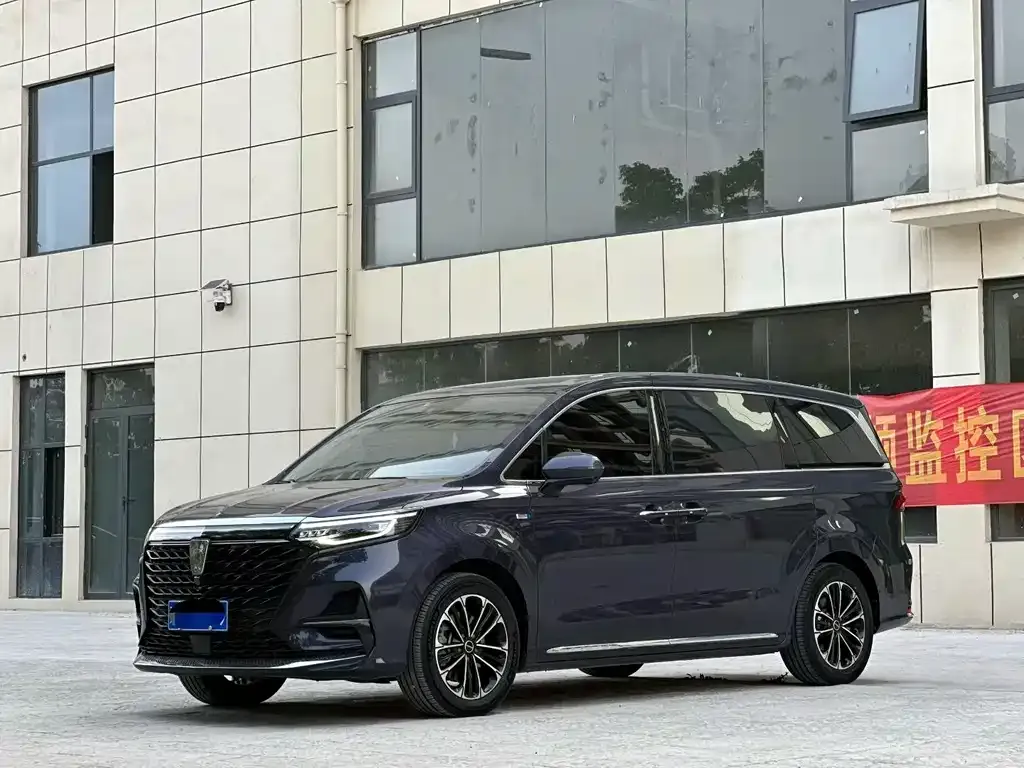 Roewe iMAX8 — фото 1