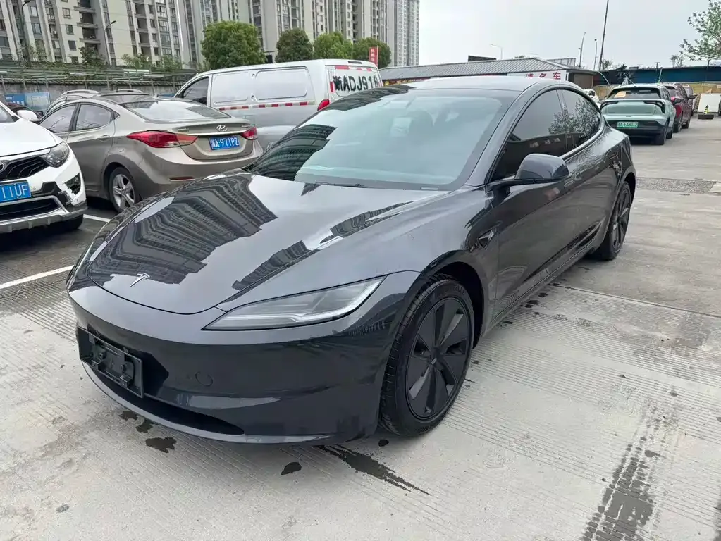 Tesla Model 3 — фото 8