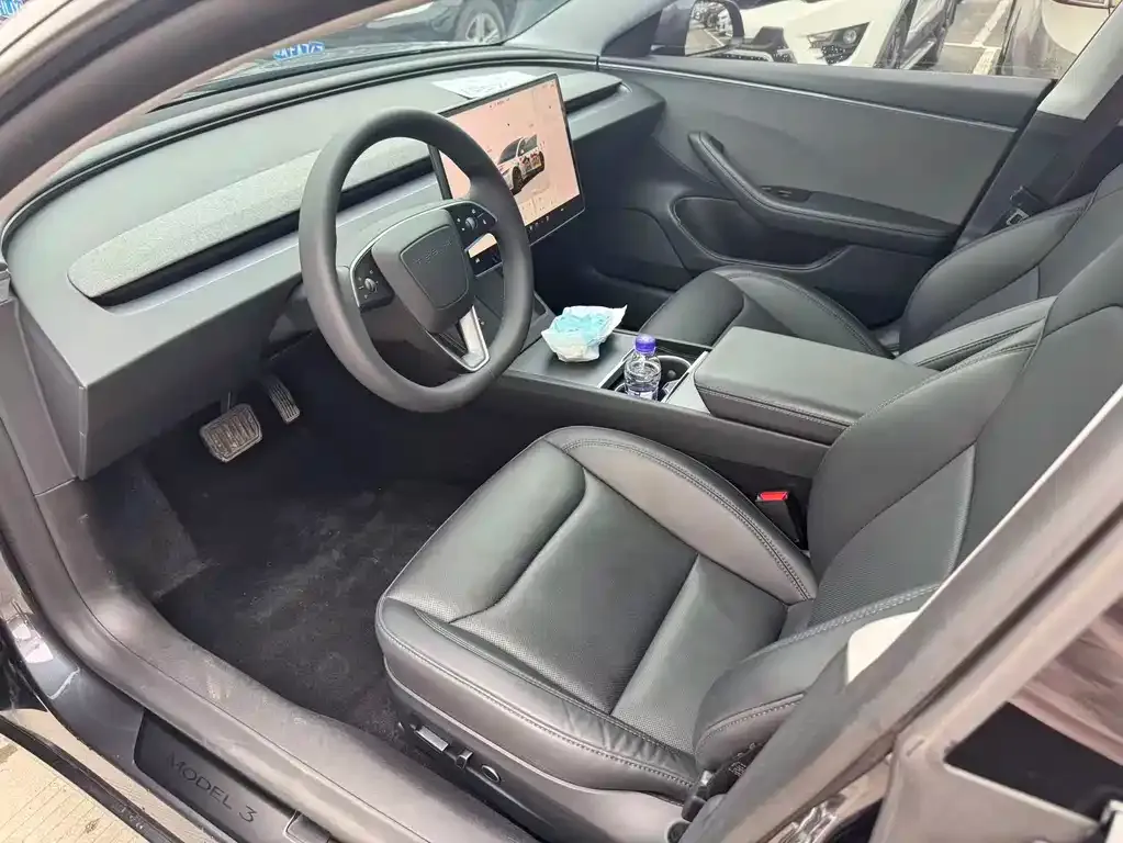 Tesla Model 3 — фото 3