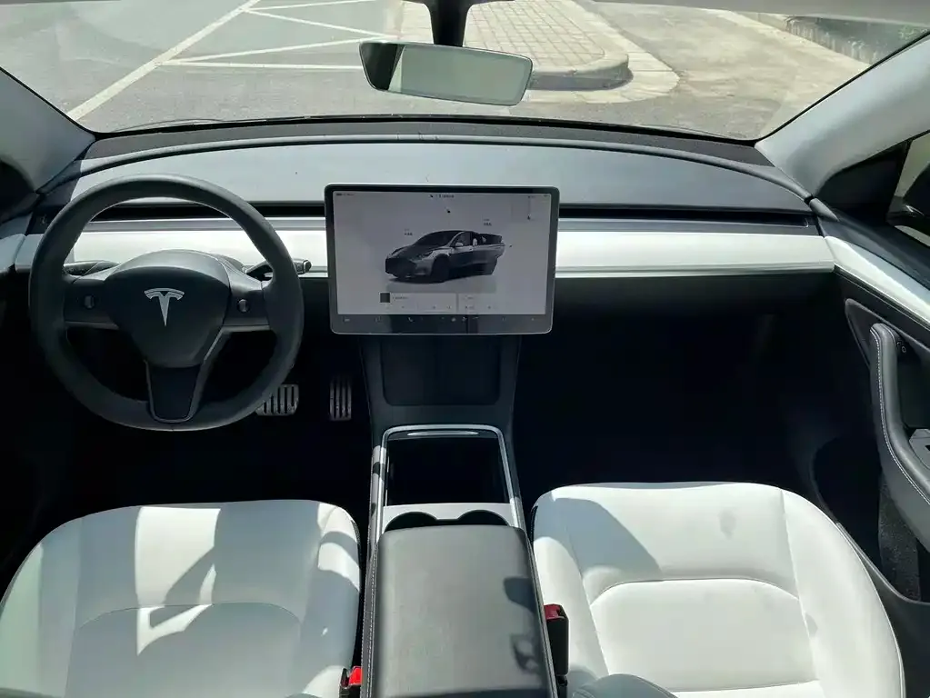 Tesla Model Y — фото 4