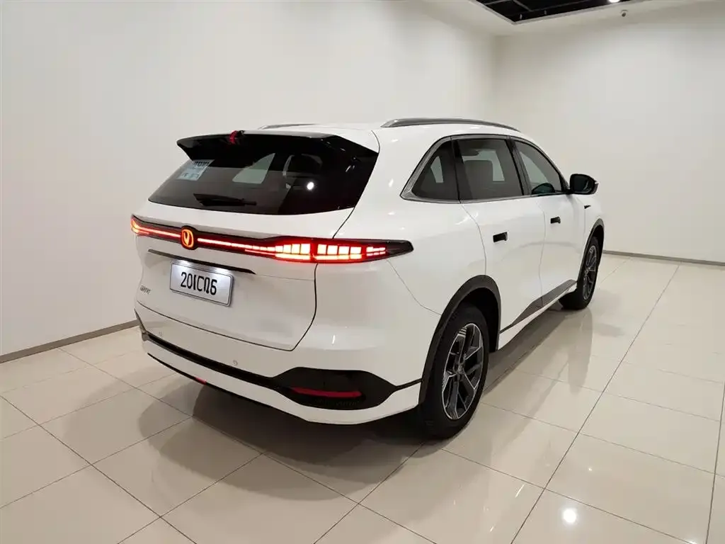 Changan CS75PLUS — фото 2