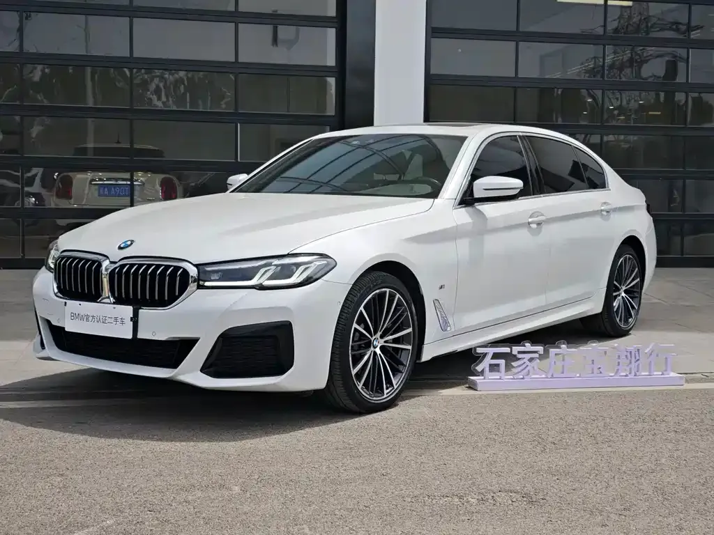 BMW 5 Series — фото 1