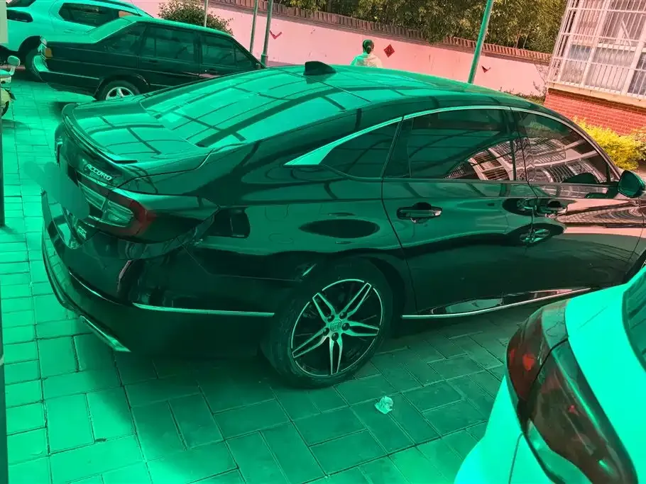 Honda Accord — фото 10
