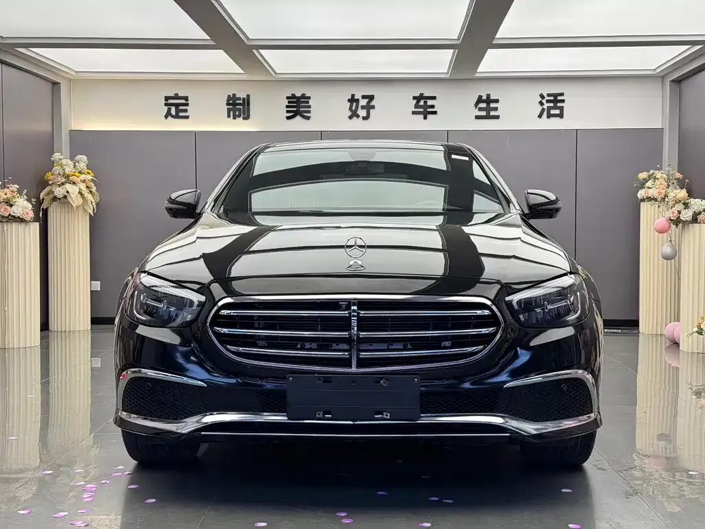 Mercedes-Benz E-Class — фото 9