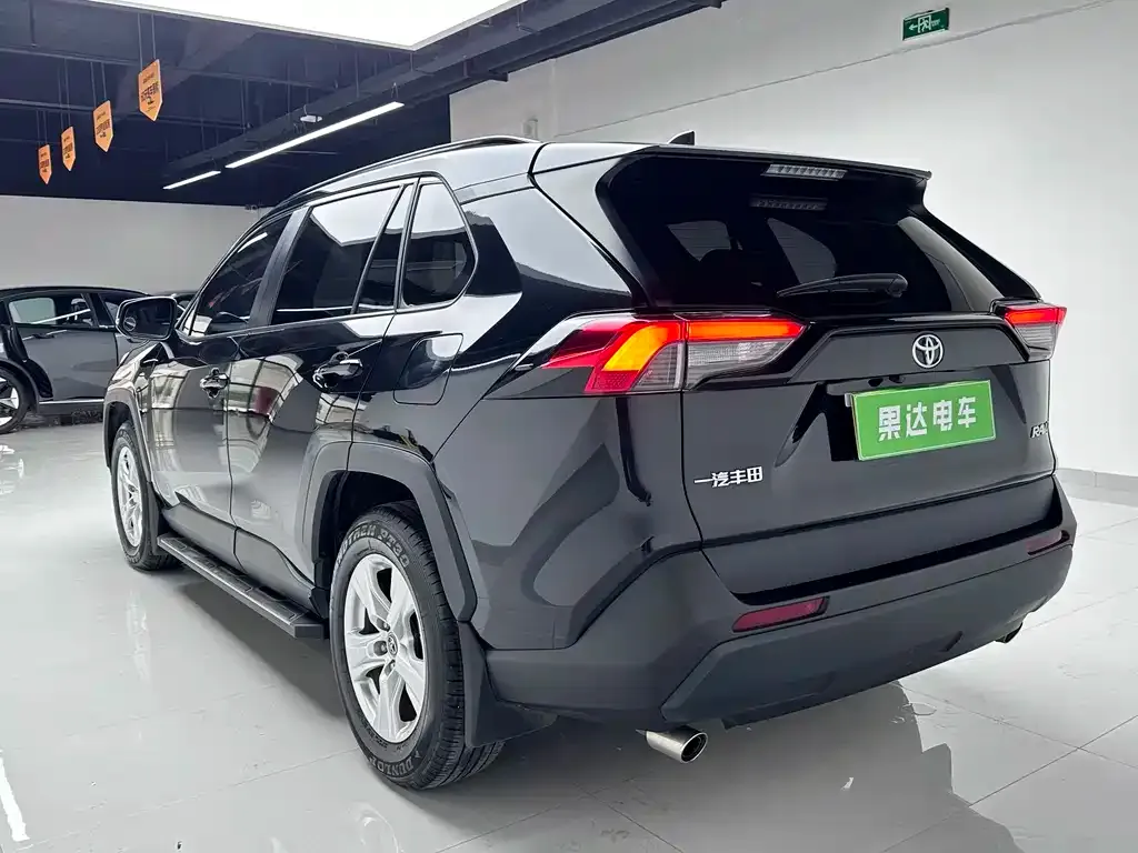 Toyota RAV4 2023 из CN, фото 9