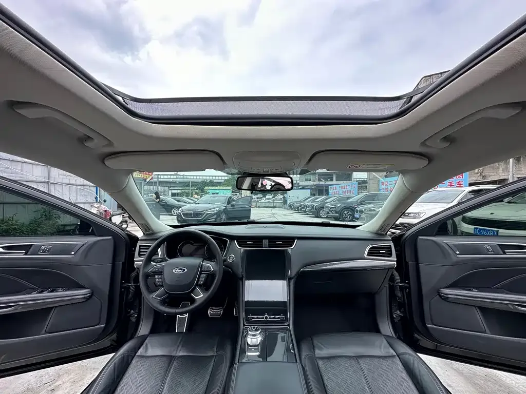 Ford Taurus 2021 из CN, фото 7