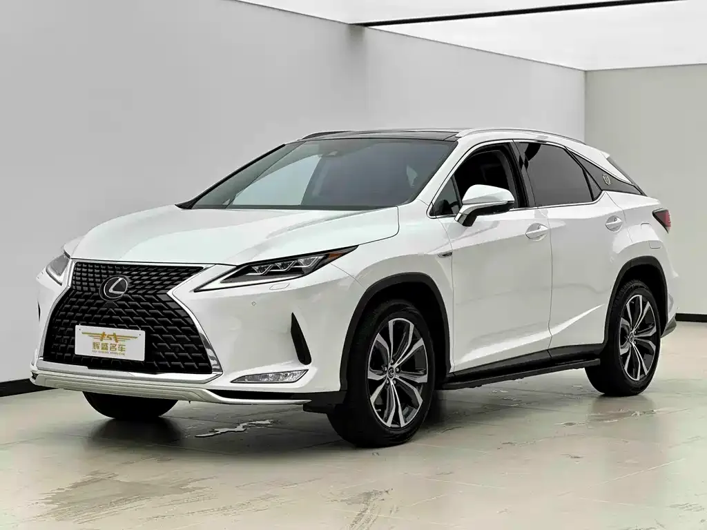 Lexus RX — фото 1