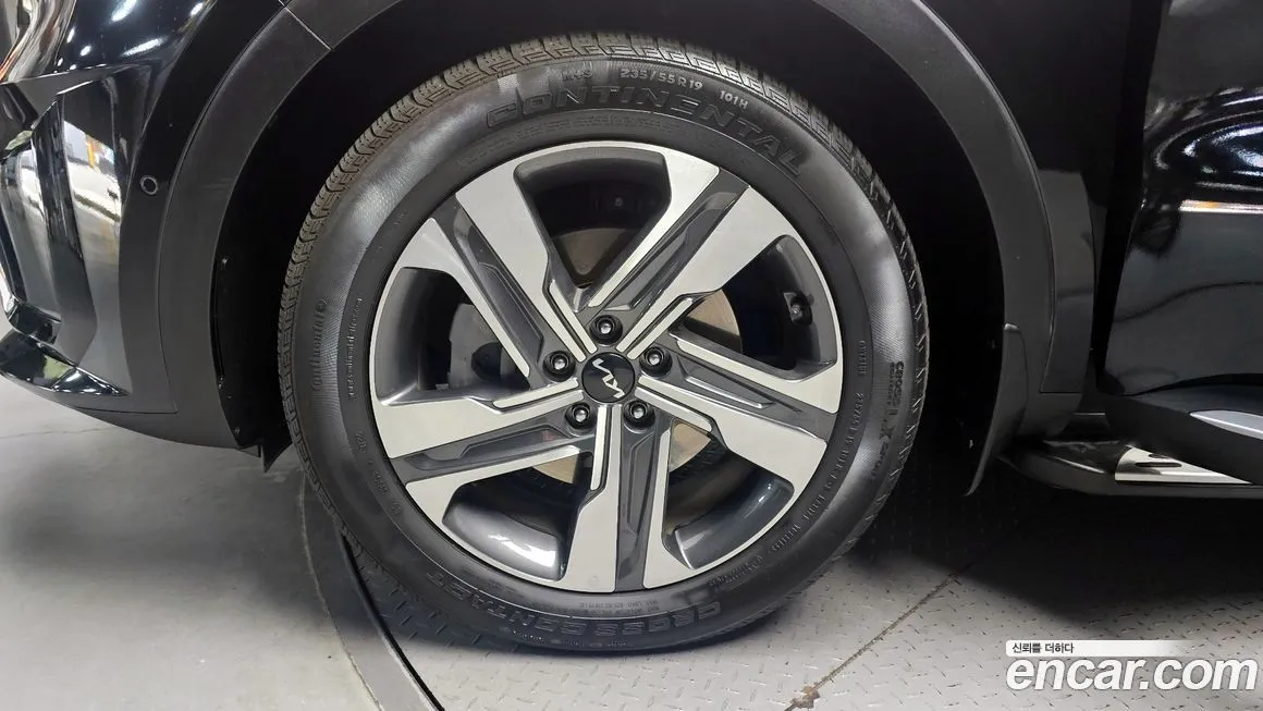Kia Sorento — фото 7