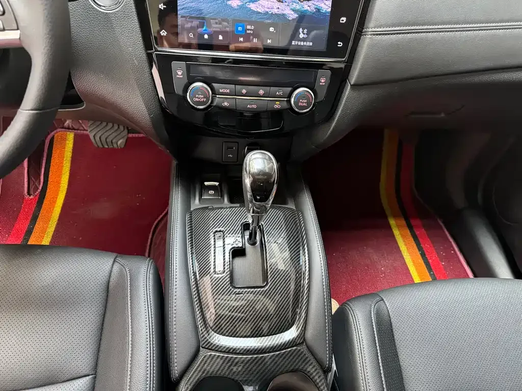 Nissan X-Trail — фото 10