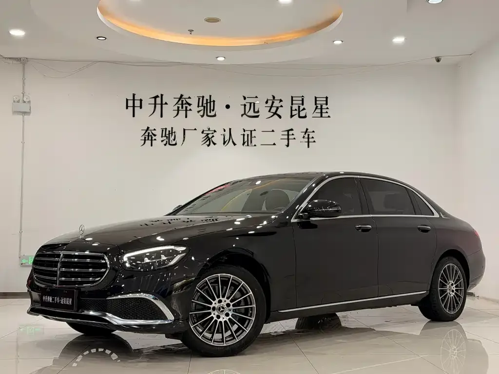 Mercedes-Benz E-Class — фото 1