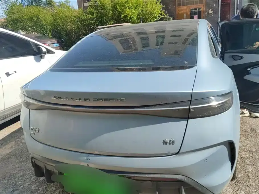 BYD Seal — фото 10