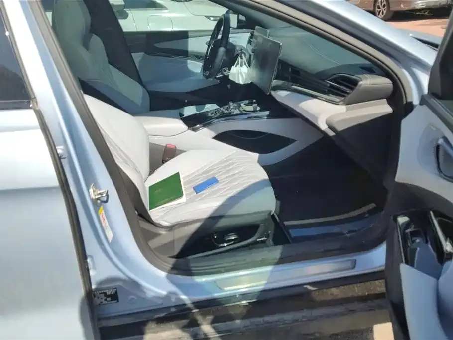 BYD Seal — фото 2