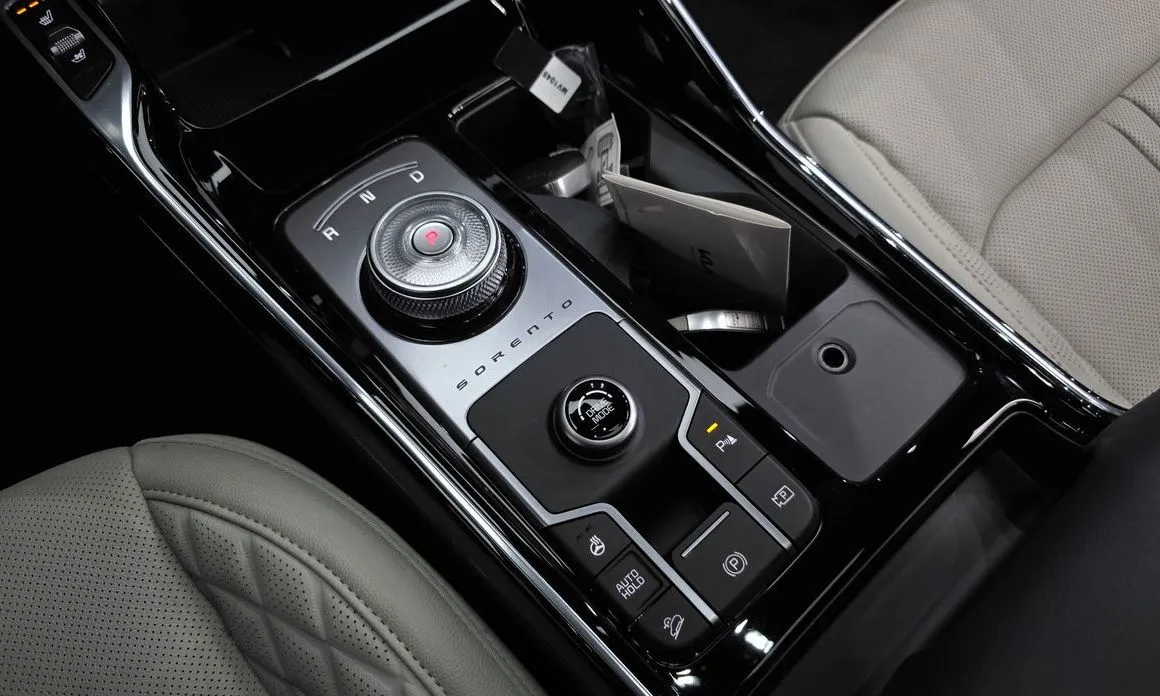 Kia Sorento — фото 10
