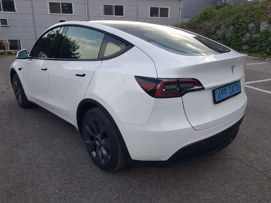 Tesla Model Y — фото 9