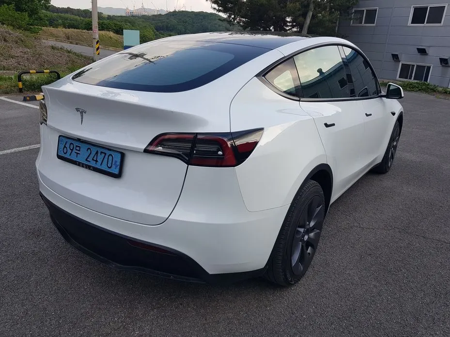 Tesla Model Y — фото 8
