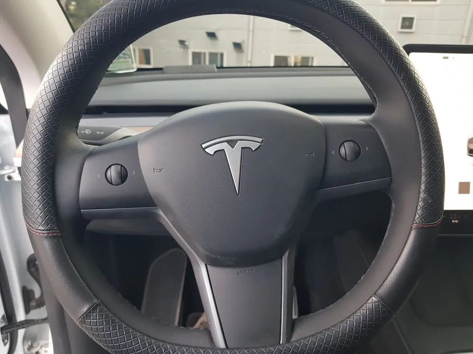 Tesla Model Y — фото 3