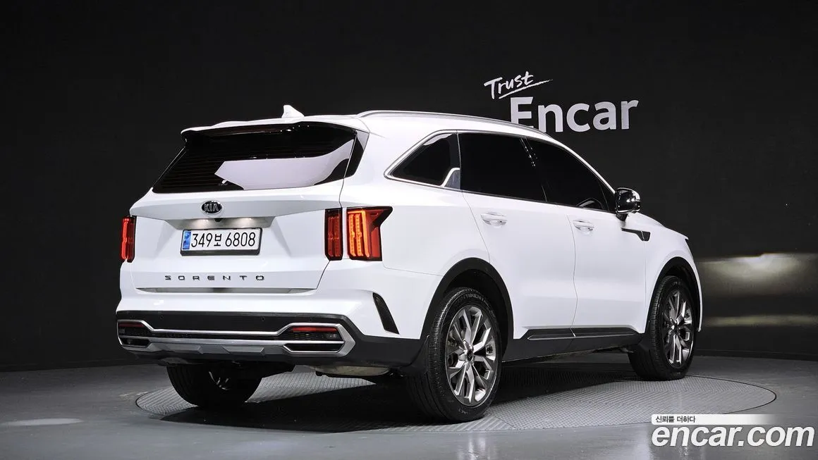 Kia Sorento — фото 5